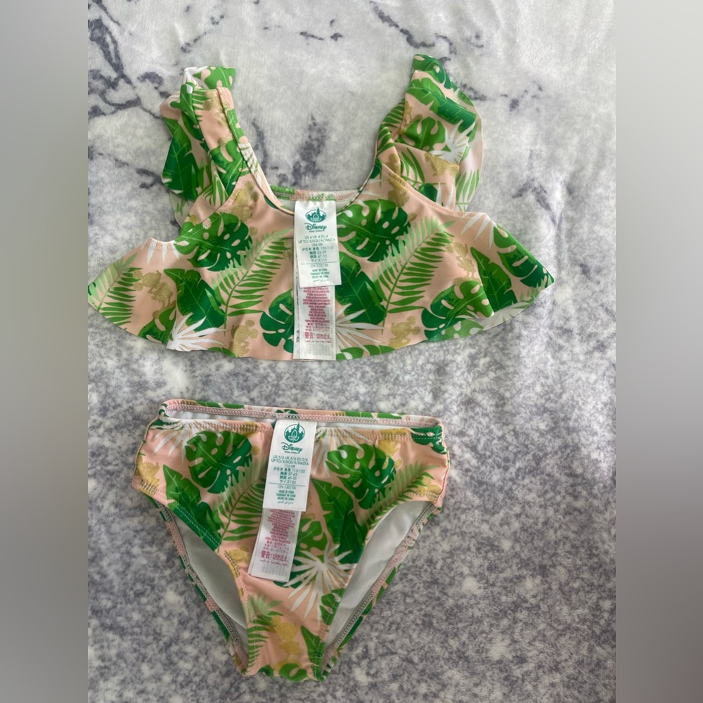 Disney swimsuit 💚🤍✨
